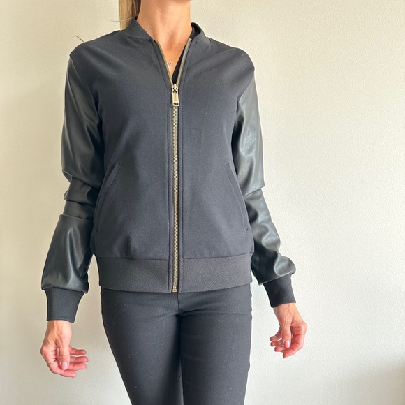 Michael Kors ladies faux leather sleeved bomber. - Picture 7 of 7